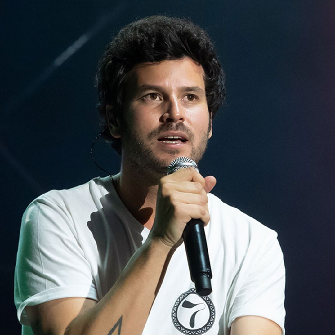 Guillermo Bárcenas le dedica una canción a su madre que cumple condena en prisión