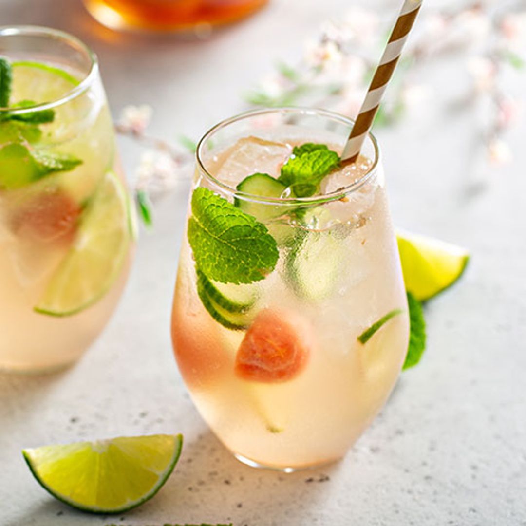 Sangría 'light' de agua de pepino y lima con melón