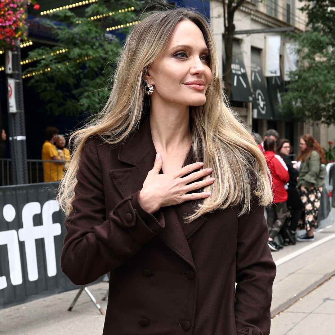 La emoción de Angelina Jolie al hablar sobre el cáncer: "Tengo 50 años, mi madre y mi abuela, a esta edad, estaban en quimioterapia"