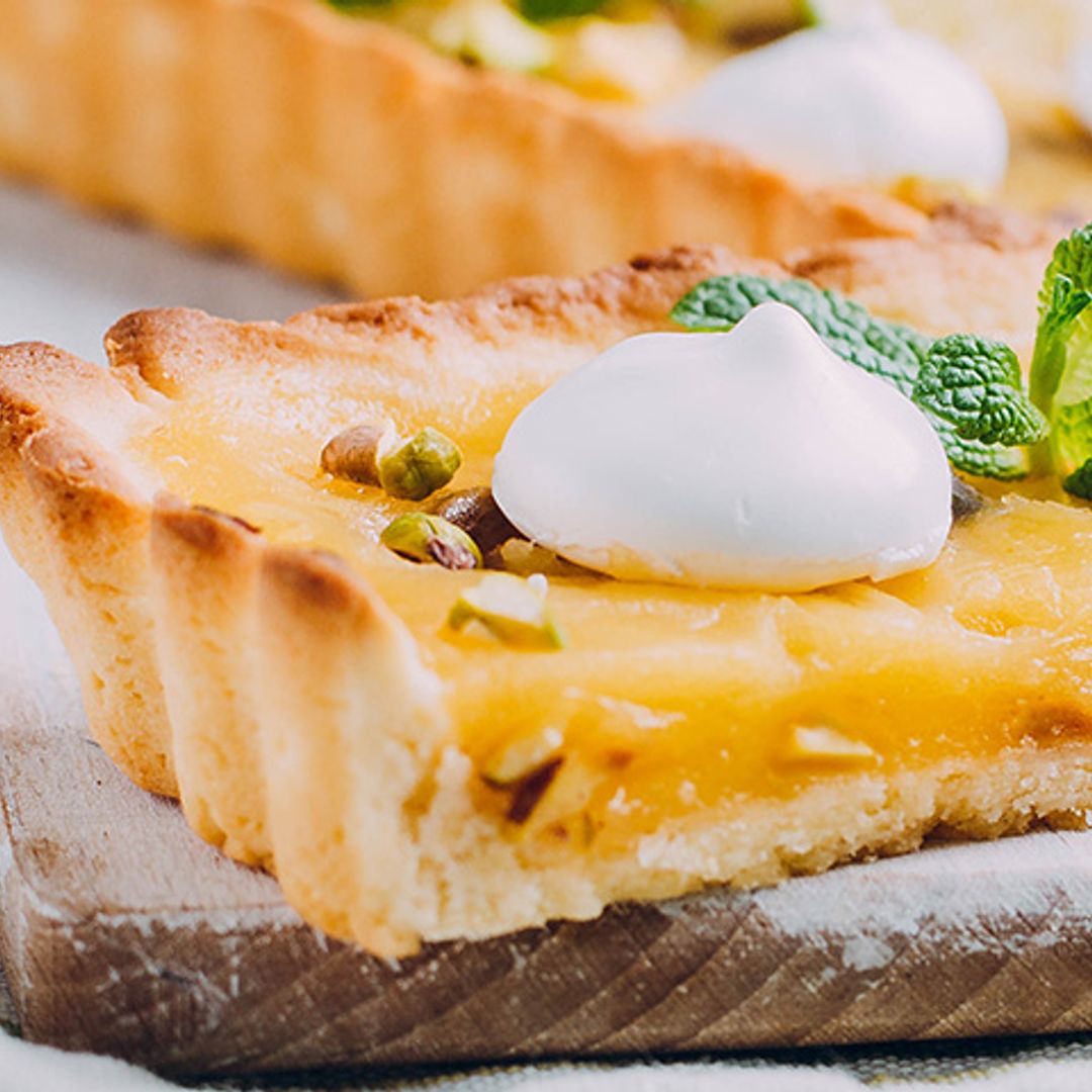 ¡Una mezcla deliciosa! Pon limón y pistachos a tus tartas de cumpleaños