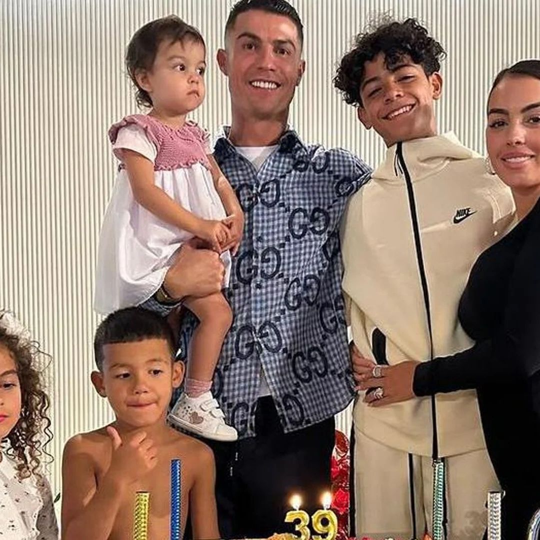 Georgina Rodríguez visita con sus hijos un histórico lugar de Portugal y un gesto de Bella Esmeralda no pasa desapercibido