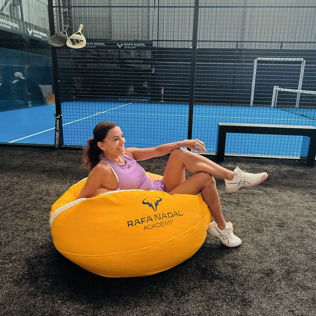 Si estás en los 50 y te da pereza entrenar, haz como Eva Longoria: "Este ejercicio es perfecto para elevar glúteo sin ganar volumen y además fortalece el abdomen"