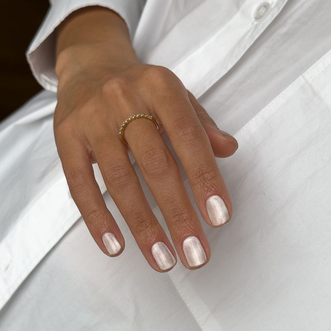Estos 12 colores de uñas son los que más duran y disimulan el crecimiento