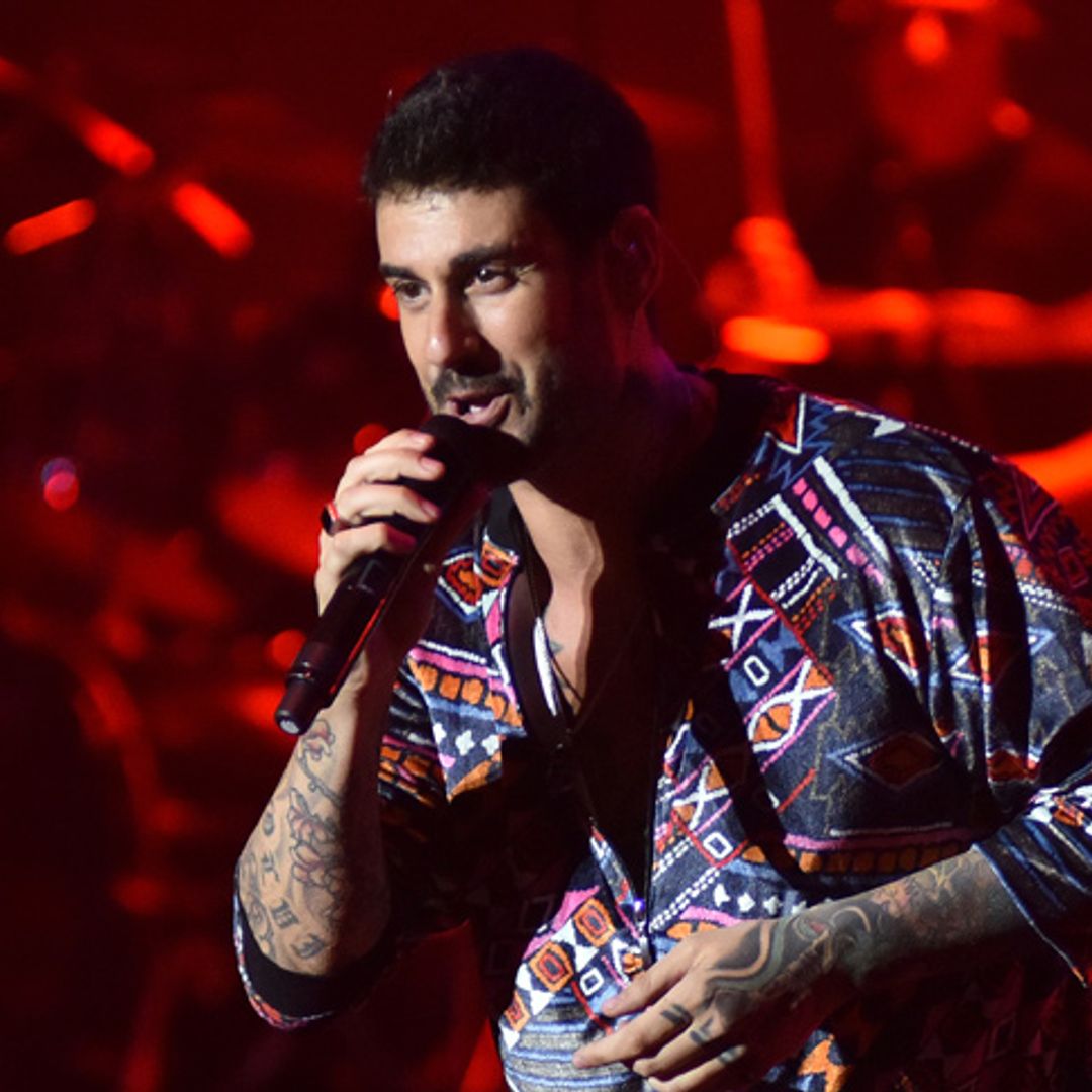 Melendi anuncia por sorpresa en su concierto en el Starlite Festival que será padre por cuarta vez