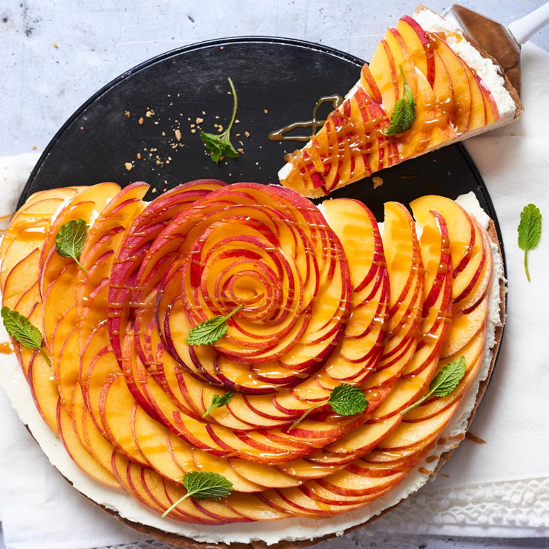 Tarta de melocotón y mascarpone (y otros postres ‘top’ con esta deliciosa fruta)