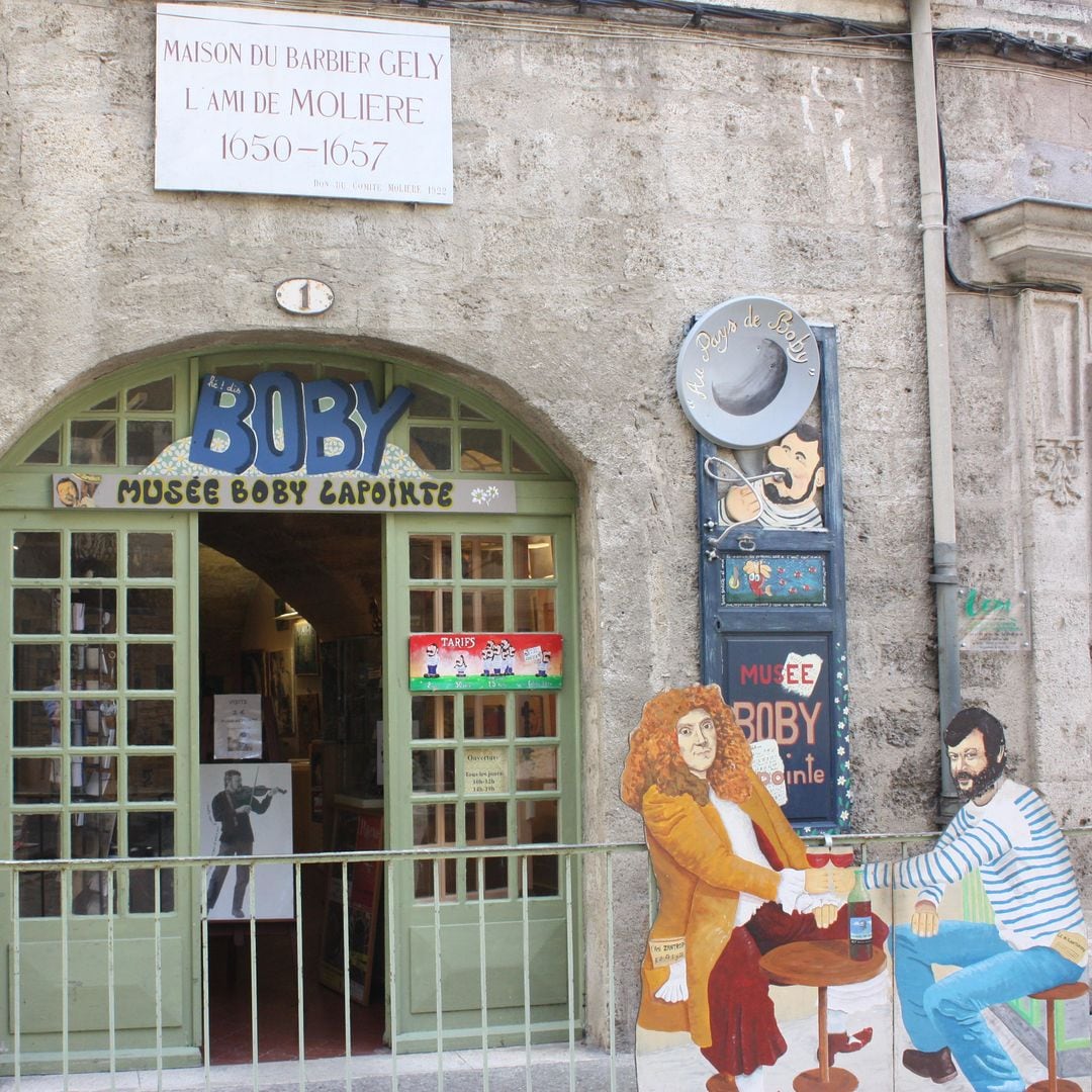 Recorte de Molière y Boby Lapointe en la Place Gambetta, Pézenas