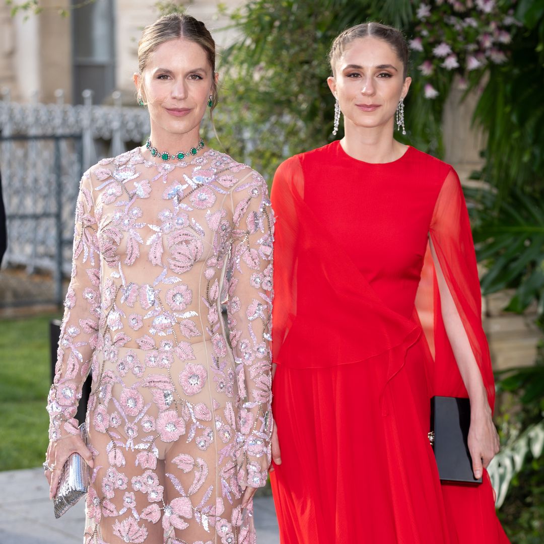 Quiénes son Eugenie y Electra Niarchos, herederas del millonario que regaló a la reina Sofía su tiara de 36 rubíes