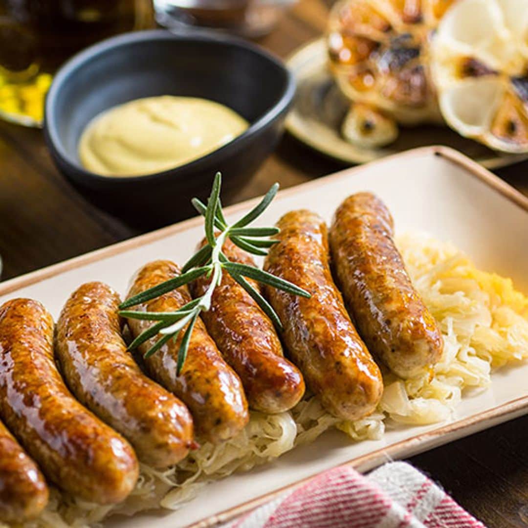 Salchichas con repollo a la cerveza y mostaza