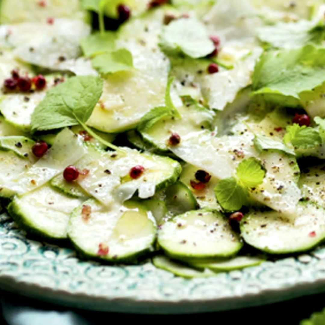 'Carpaccio' de calabacín y pimienta roja