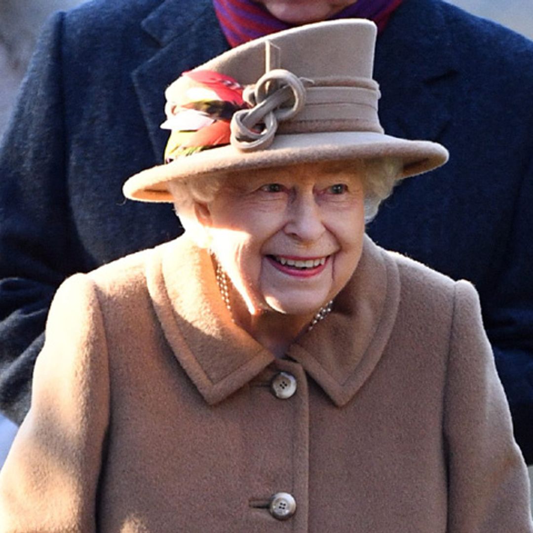 Isabel II pone al mal tiempo buena cara tras el aparatoso accidente del Duque de Edimburgo