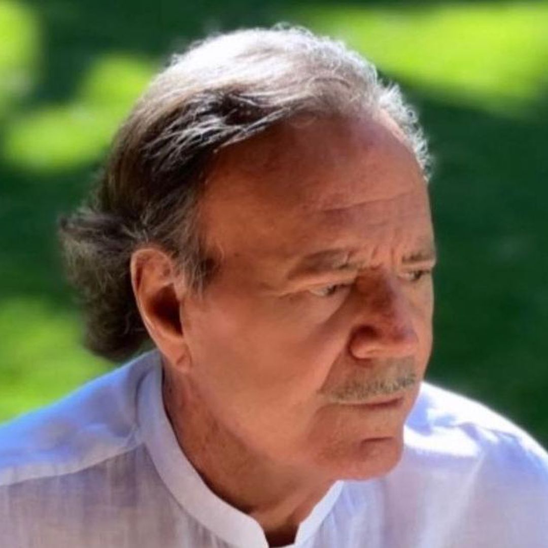 Julio Iglesias desmiente los rumores de su salud con un contundente mensaje