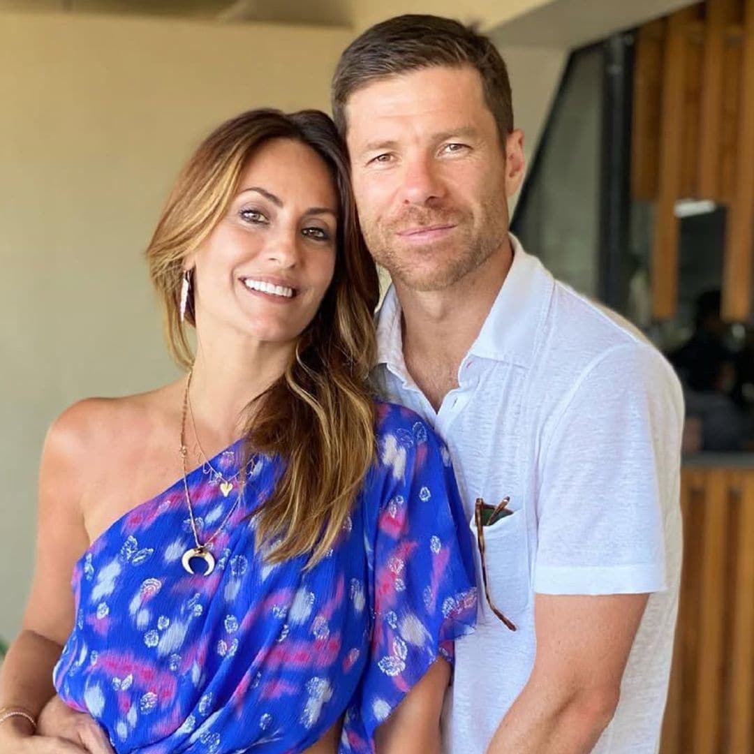 La impresionante casa de Xabi Alonso y Nagore Aranburu en uno de los barrios más exclusivos de Madrid:6 dormitorios, 8 cuartos de baño y un jardín de 300 metros cuadrados