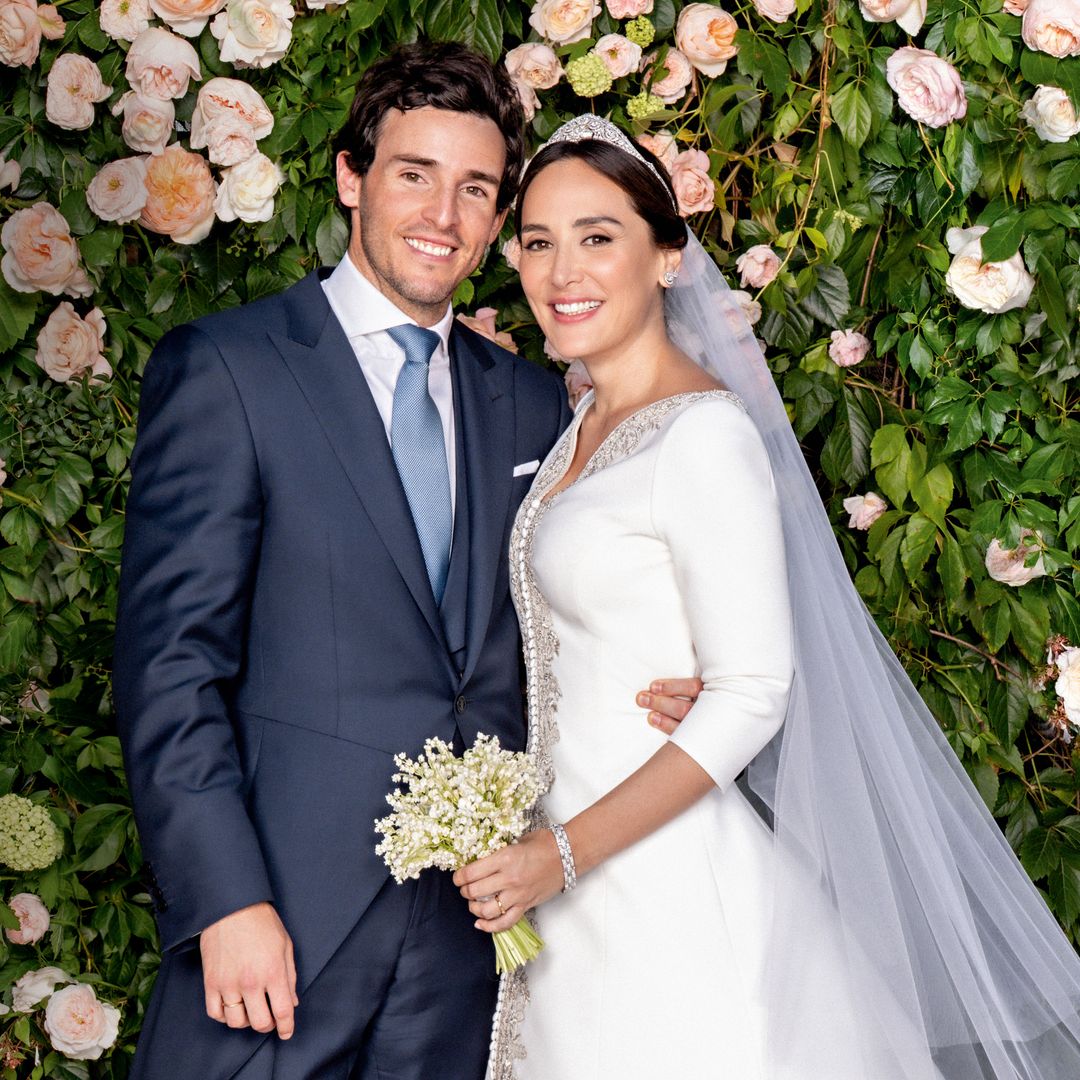 Recordamos los cuatro looks de novia de Tamara Falcó al cumplirse un año de su boda