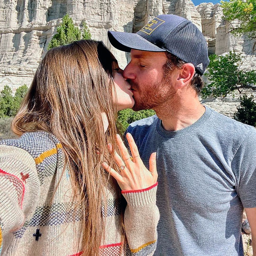 Lily Collins tras su pedida de matrimonio con