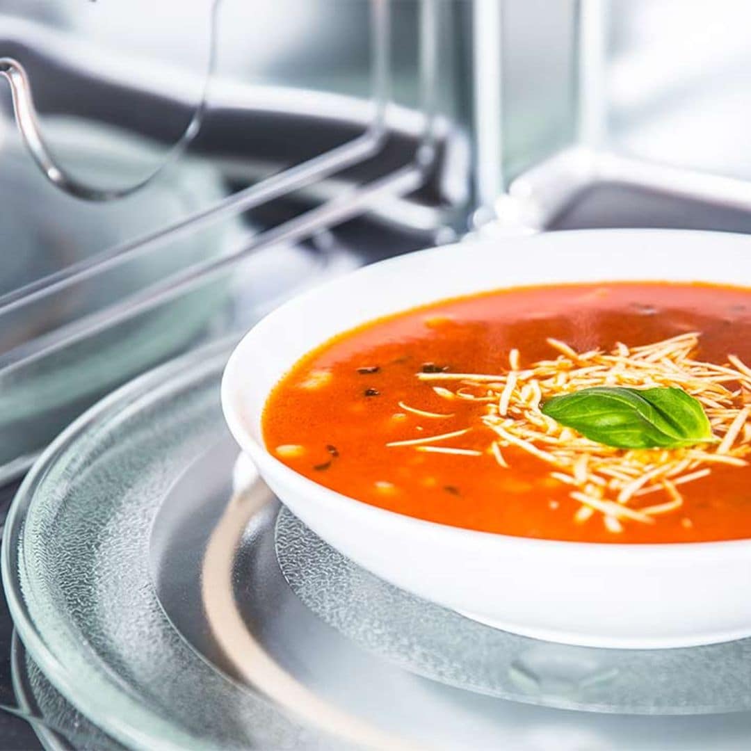 ¿Sopas fáciles y rápidas? ¡Usa el microondas!