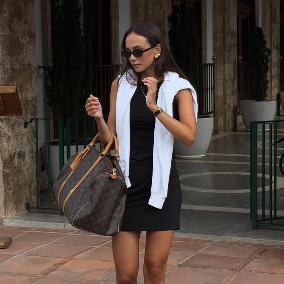 Adiós al "por si acaso": 5 trucos para una maleta de Semana Santa ligera y con looks para todos tus planes