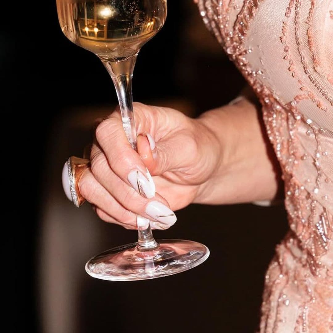 El look de Victoria López en sus bodas de plata con Fernando Morientes