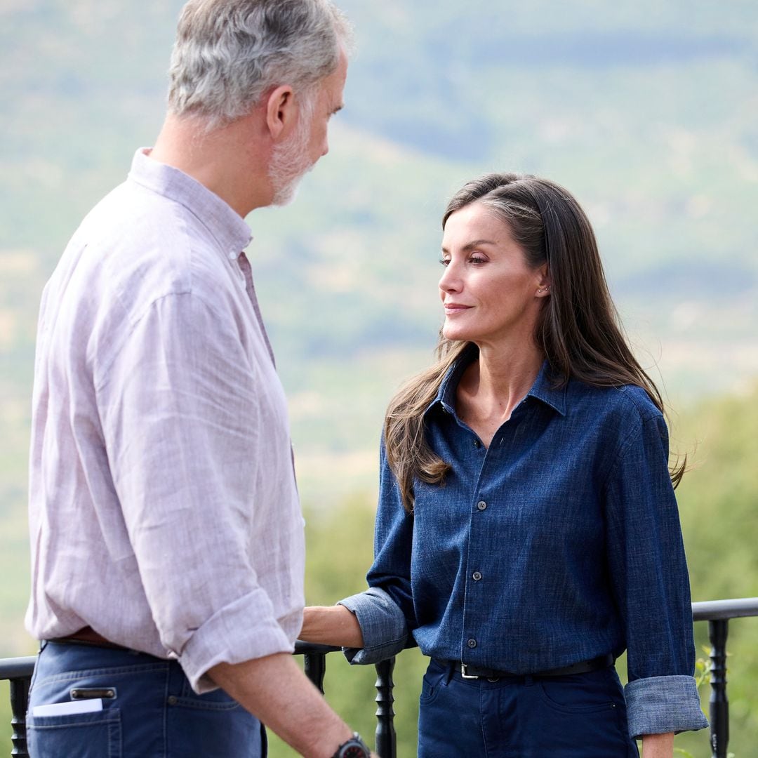 Los reyes Felipe y Letizia cierran su gira en las zonas afectas por los incendios en Cáceres