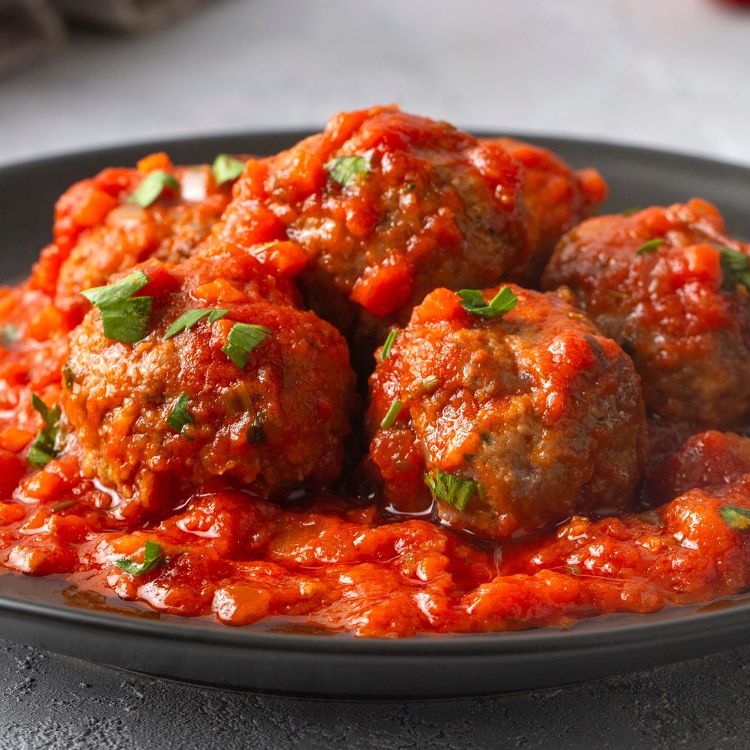 Clásicas, de pescado o vegetarianas: tres recetas fáciles y deliciosas para hacer albóndigas caseras