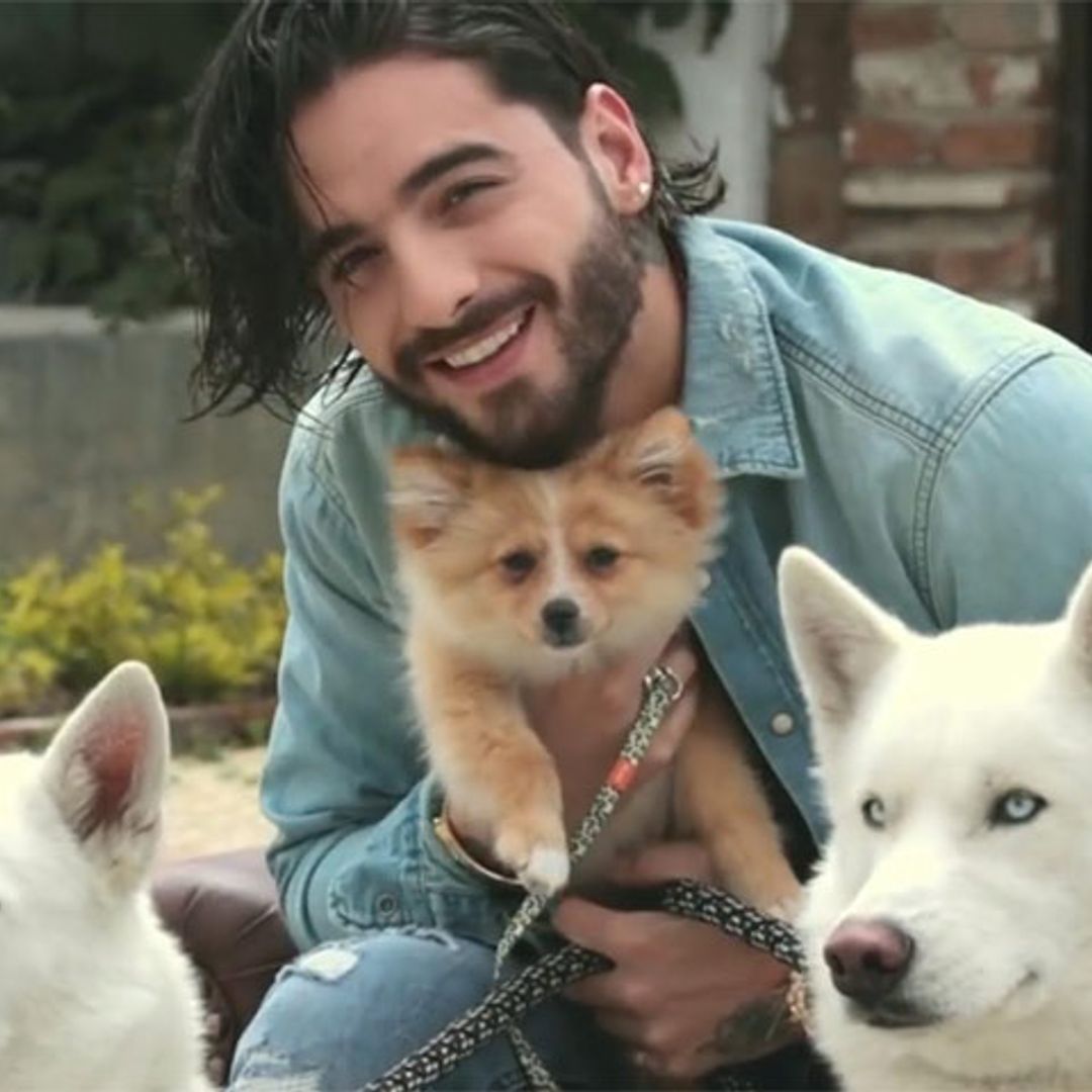 Maluma abre las puertas de su refugio y muestra su lado más personal en ¡HOLA!