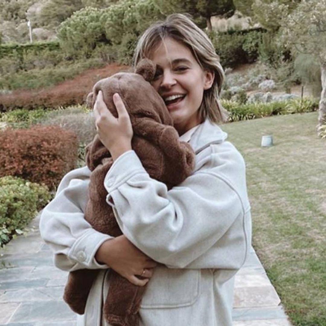 Laura Escanes muestra sus 12 momentos más emotivos del año con su hija Roma como protagonista