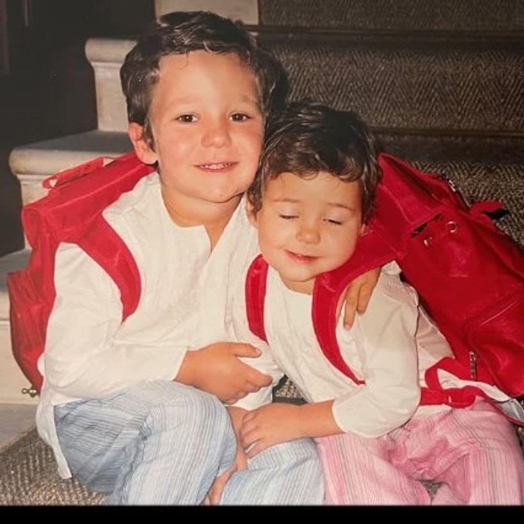 Victoria Federica felicita a su hermano con dos fotos familiares inéditas: "Te quiero con locura"