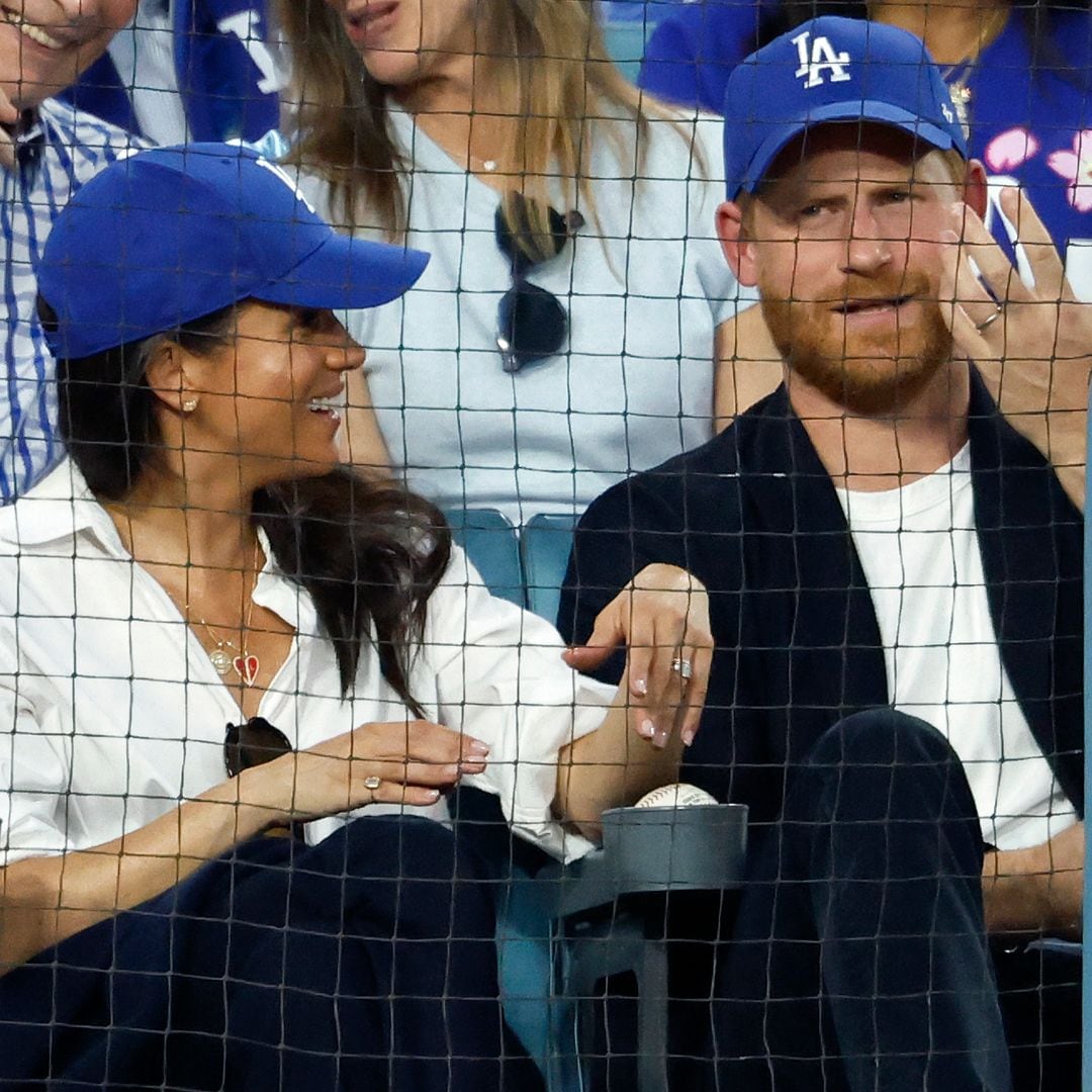 El príncipe Harry y Meghan Markle viendo el partido de la Serie Mundial de los Dodgers en Los Ángeles el 28 de octubre de 2025