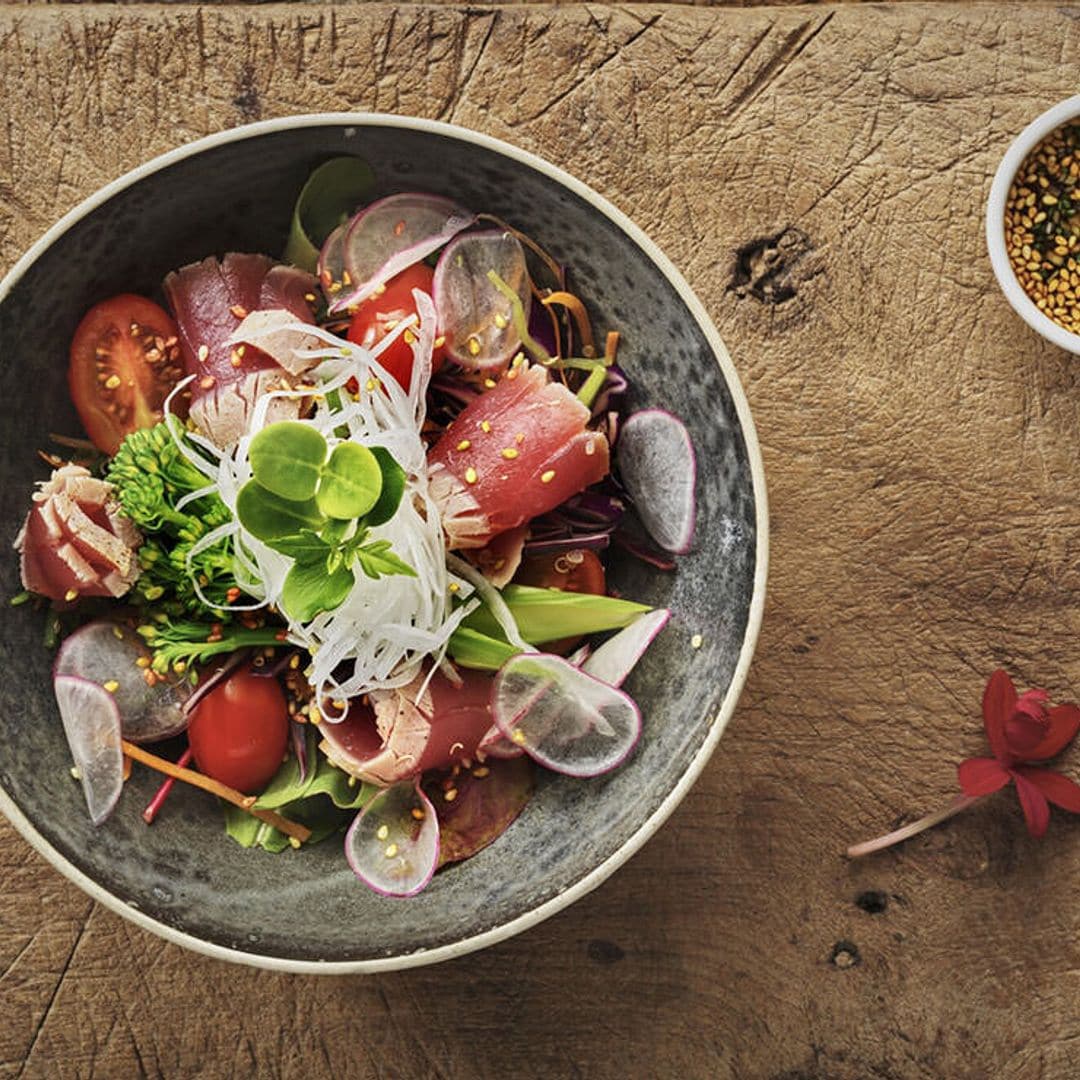 Ensalada 'thai' de tataki de atún