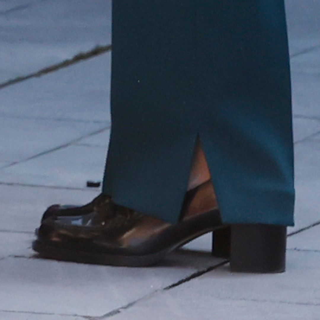 Reina Letizia con traje
