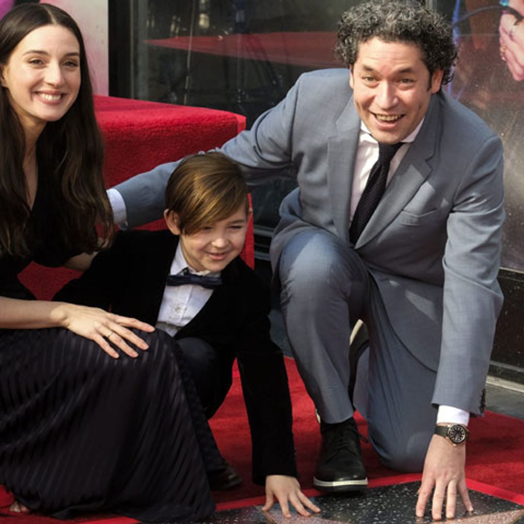 María Valverde asiste orgullosa a la entrega de la estrella de la Fama a su marido, Gustavo Dudamel