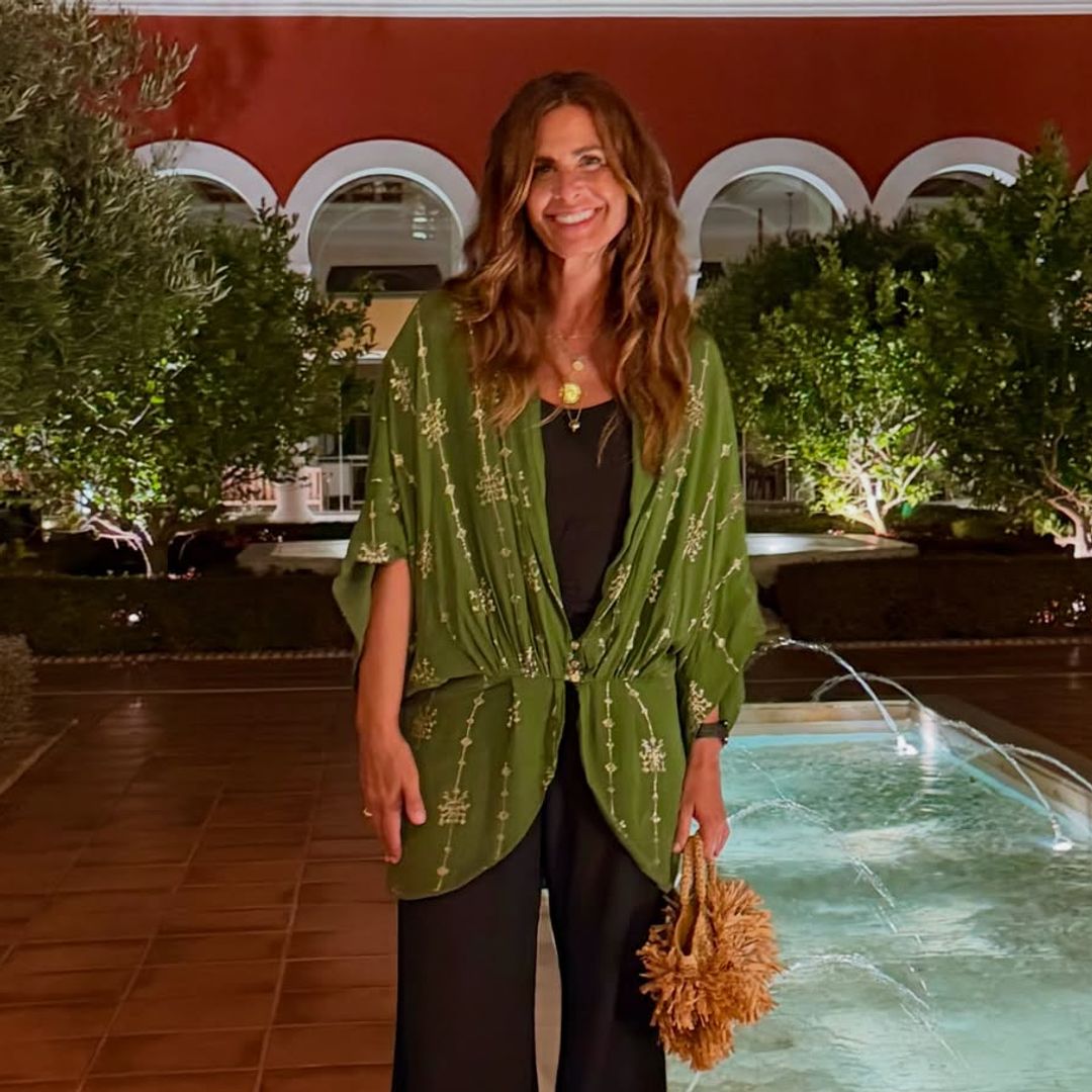 Nuria Roca convierte sus vacaciones en Cádiz en una pasarela de verano: 7 looks que lo tienen todo, de la rafia al vestido de lunares