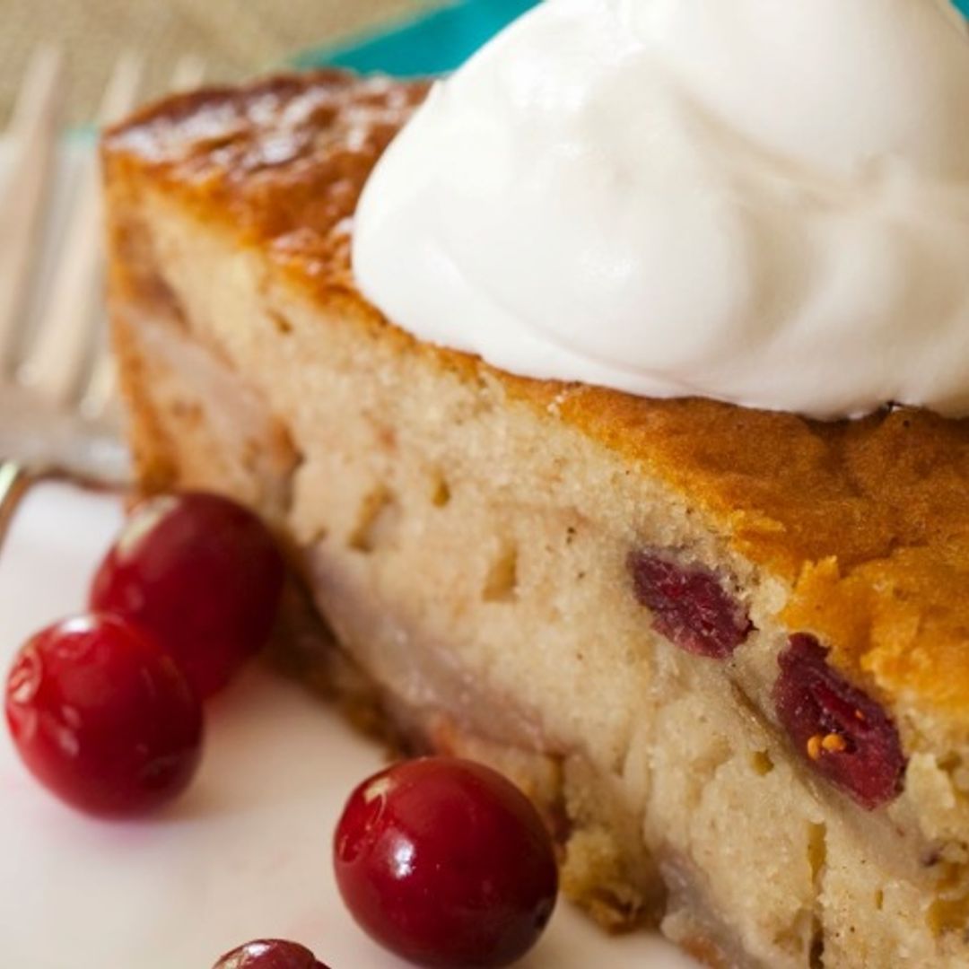 Pastel de pera y arándanos