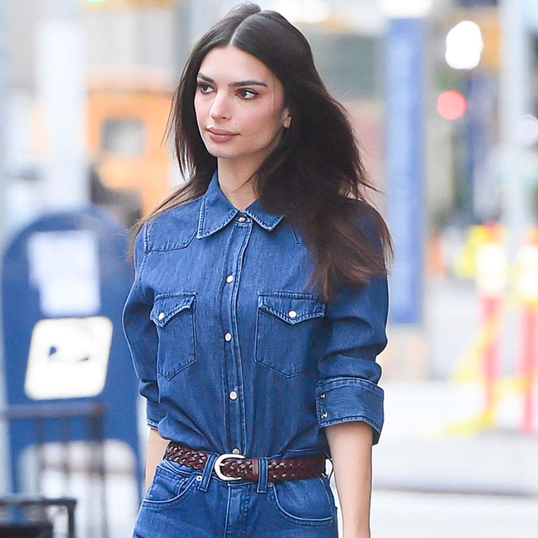 Las botas que mejor quedan con vaqueros son de Zara y Emily Ratajkowski ya las ha estrenado