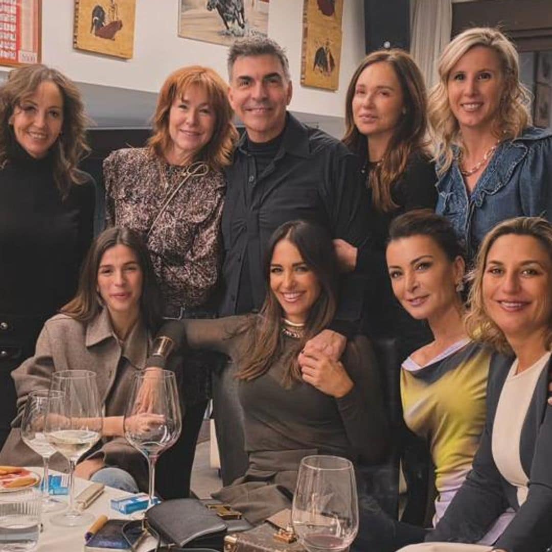 Paula Echevarría inaugura la Navidad con Feliciano López, Silvia Gómez-Cuétara y Alberto Chicote: el nexo de su desconocida amistad