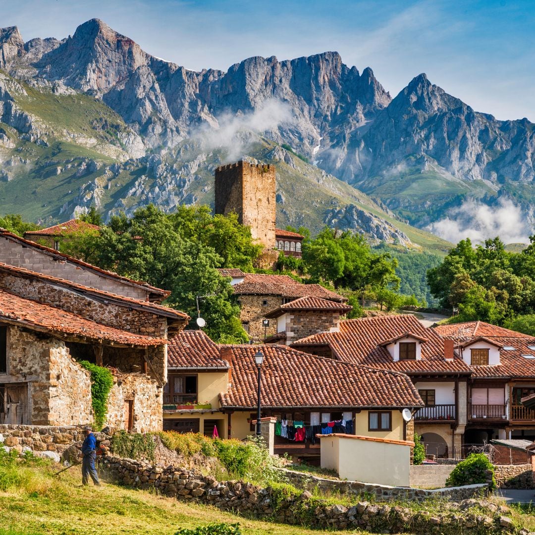 Mogrovejo, valle de Liébana y Picos de Europa