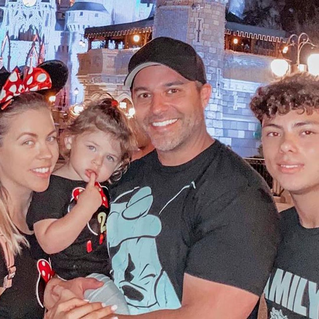 Ximena Duque y su familia celebran el cumpleaños de Luna en Disneyland