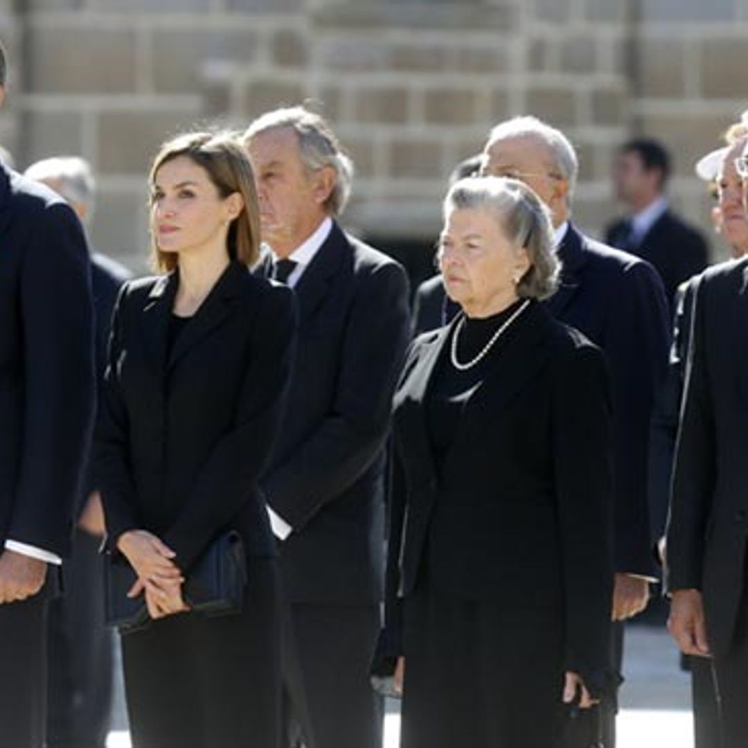 Los cuatro Reyes y las infantas Elena y Cristina dan su último adiós a Carlos de Borbón-Dos Sicilias con honores reales