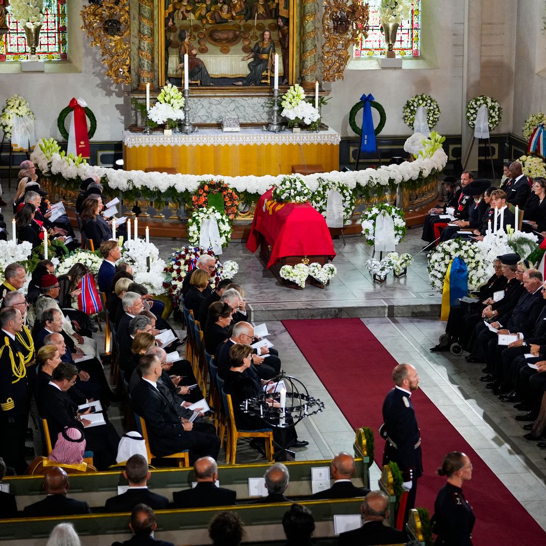 Solemnidad y emoción en el gran adiós a Harald de Noruega: un funeral en tres actos que ha reunido a la realeza mundial en una jornada para la posteridad