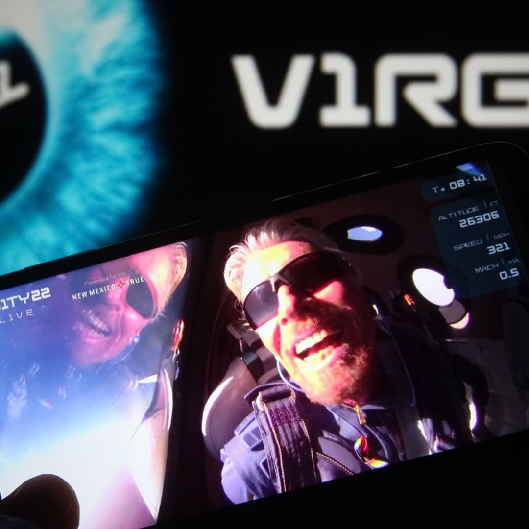 Richard Branson hace historia y sobrevuela la tierra desde el espacio