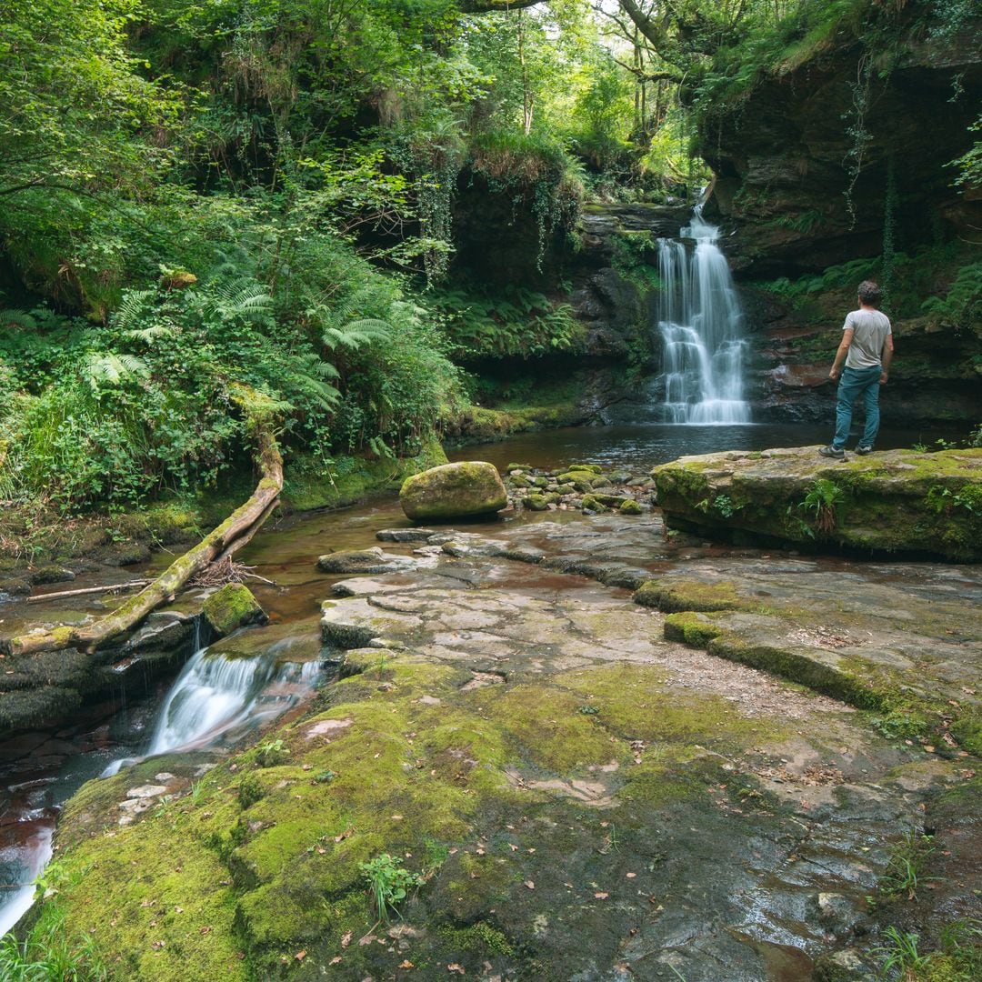 Cascada del río Ajan junto a Vega de Pas, valles pasiegos, Cantabria