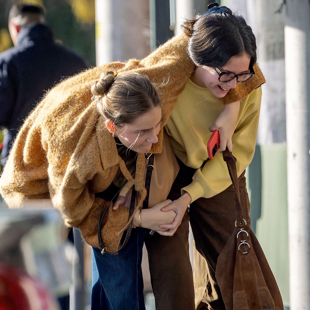 Victoria de Marichalar e Irene Urdangarin por Madrid