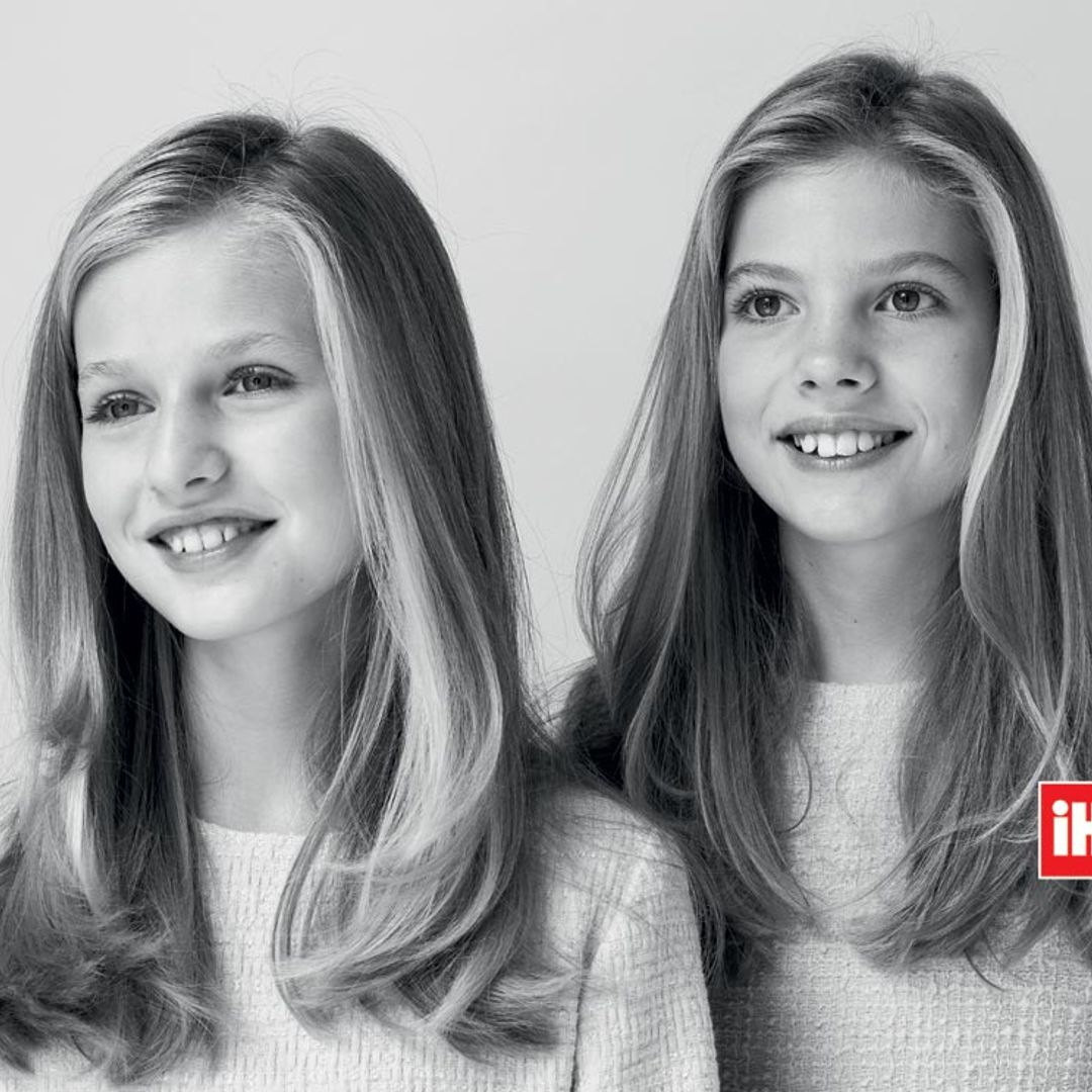 En ¡HOLA!, Leonor y Sofía, la historia detrás de su primer retrato oficial