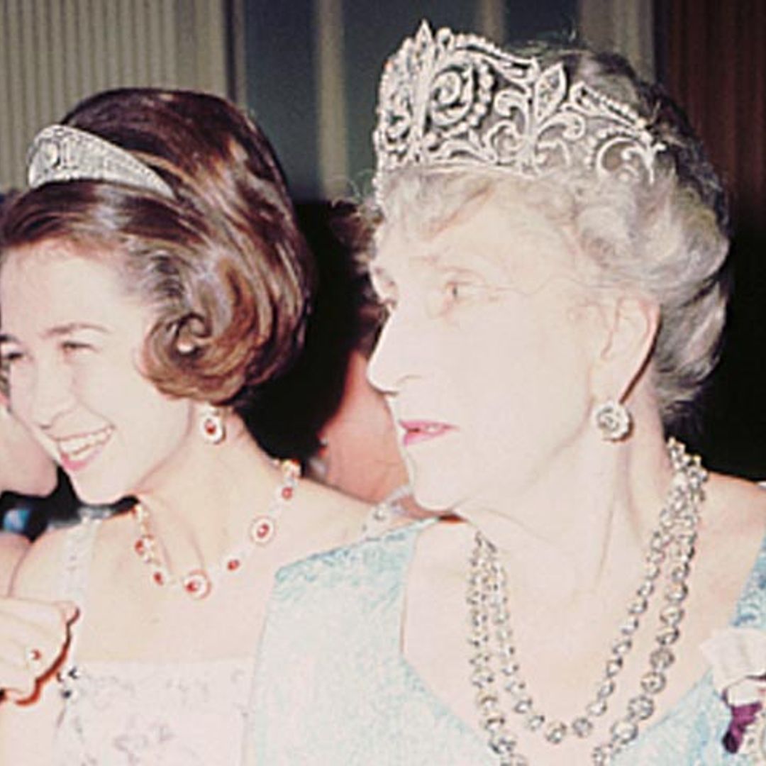 La reina Letizia se pone por primera vez la Tiara de Lis, con el emblema de los Borbones, la pieza más importante del joyero real