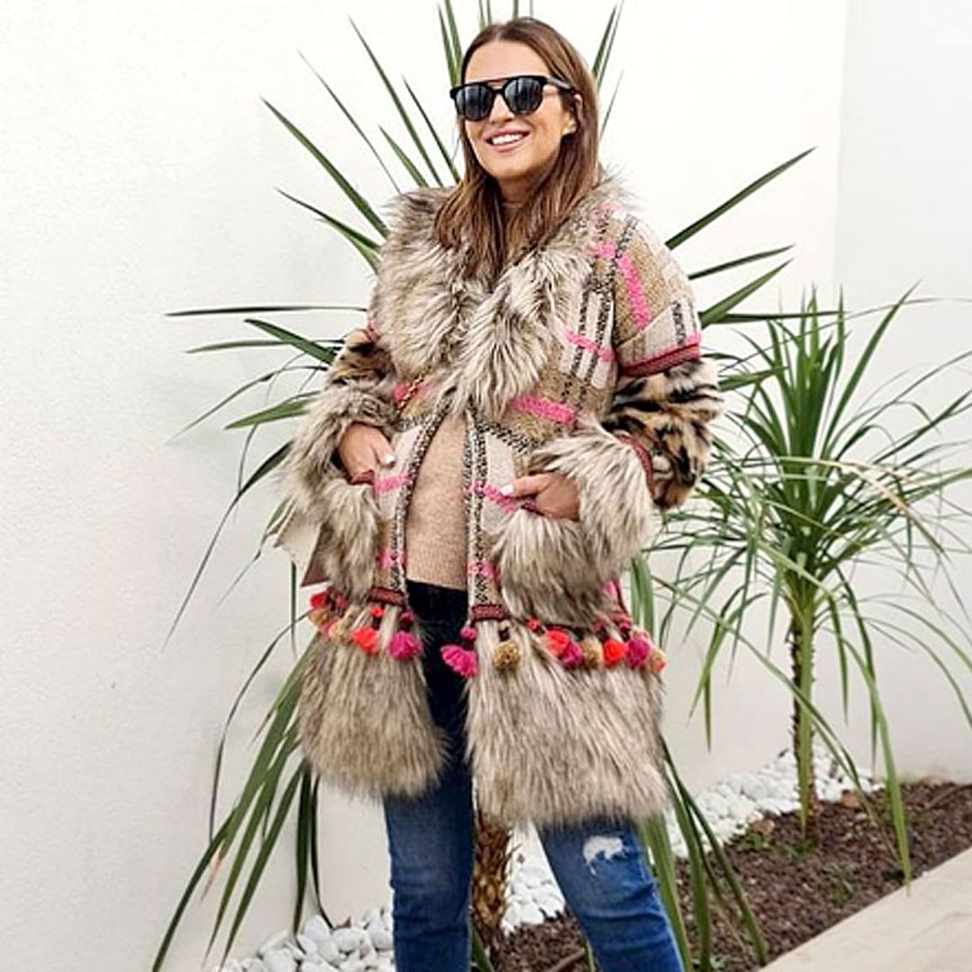 Duelo de estilo entre 'celebrities' con las botas planas más calentitas del invierno