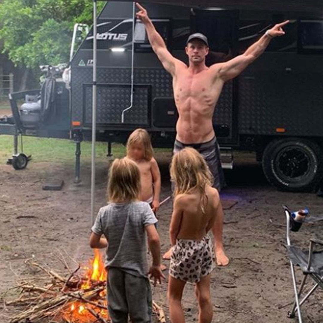 Chris Hemsworth ha encontrado, por fin, una original forma de 'agotar' a sus hijos ¡con ovejas!