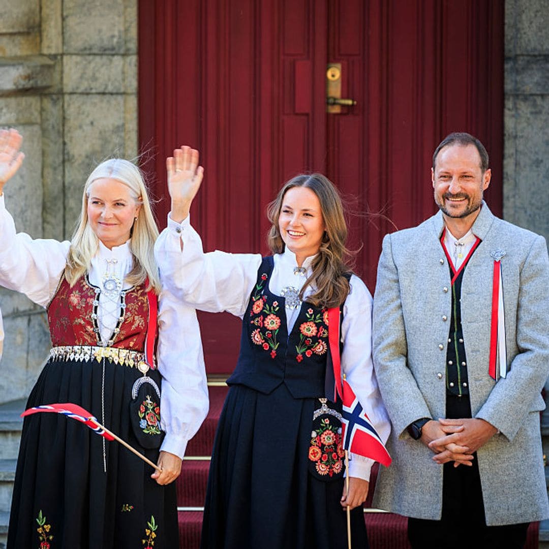La princesa Ingrid de Noruega: de traje regional y con una compañía inesperada para celebrar el Día Nacional 