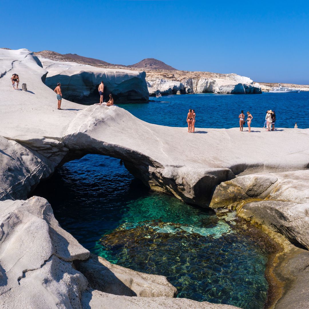 Sarakiniko en la isla de Milos