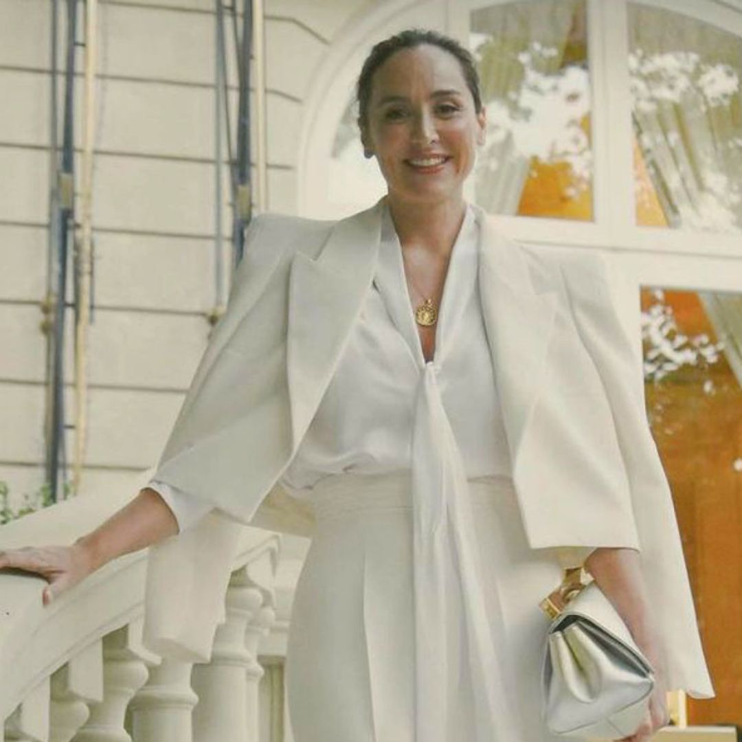 Tamara Falcó sorprende en su preboda con un original traje de inspiración nupcial