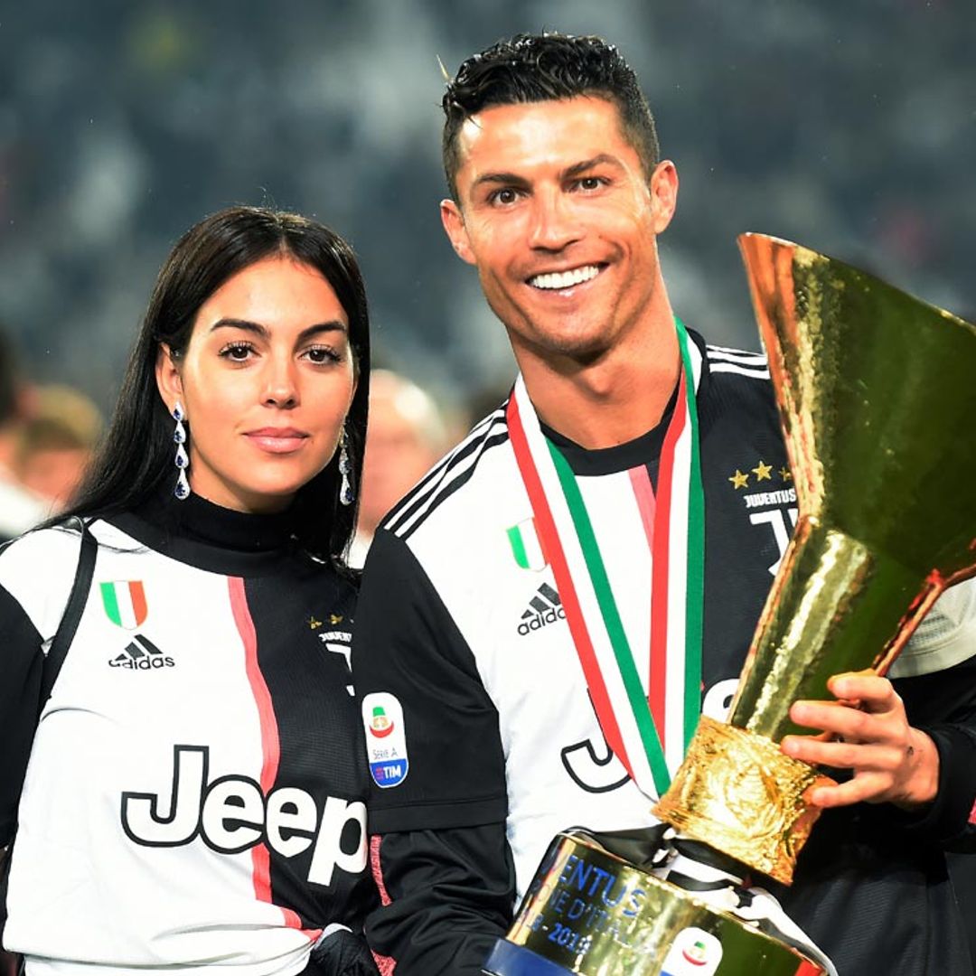 Georgina Rodríguez salta al campo para celebrar la última victoria de Cristiano Ronaldo