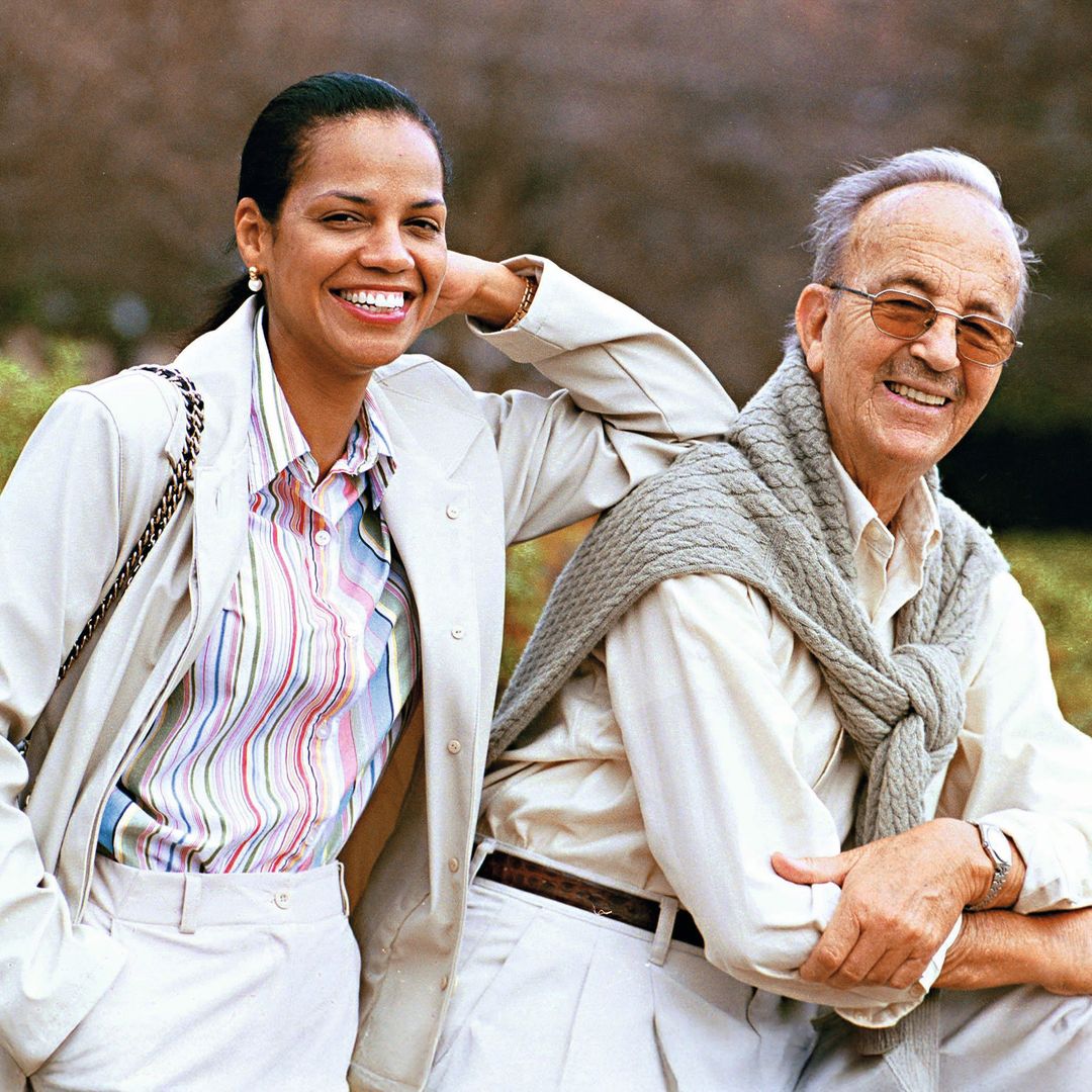 Ronna Keitt junto al doctor Iglesias Puga